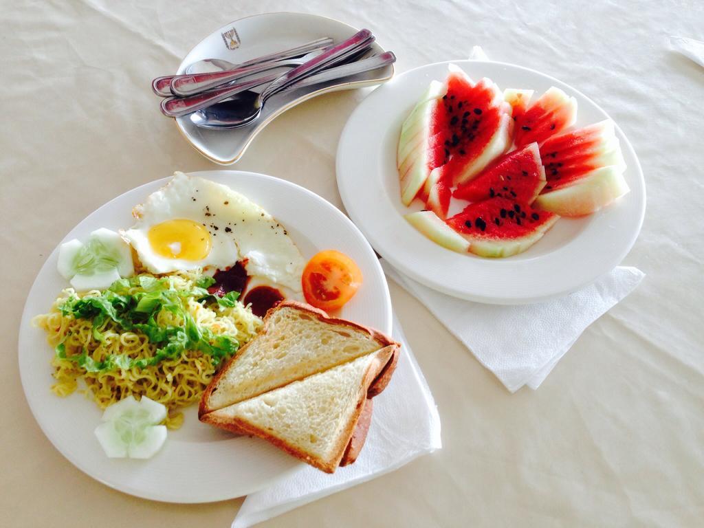 Rainbow Beach Hotel 希克杜沃 外观 照片