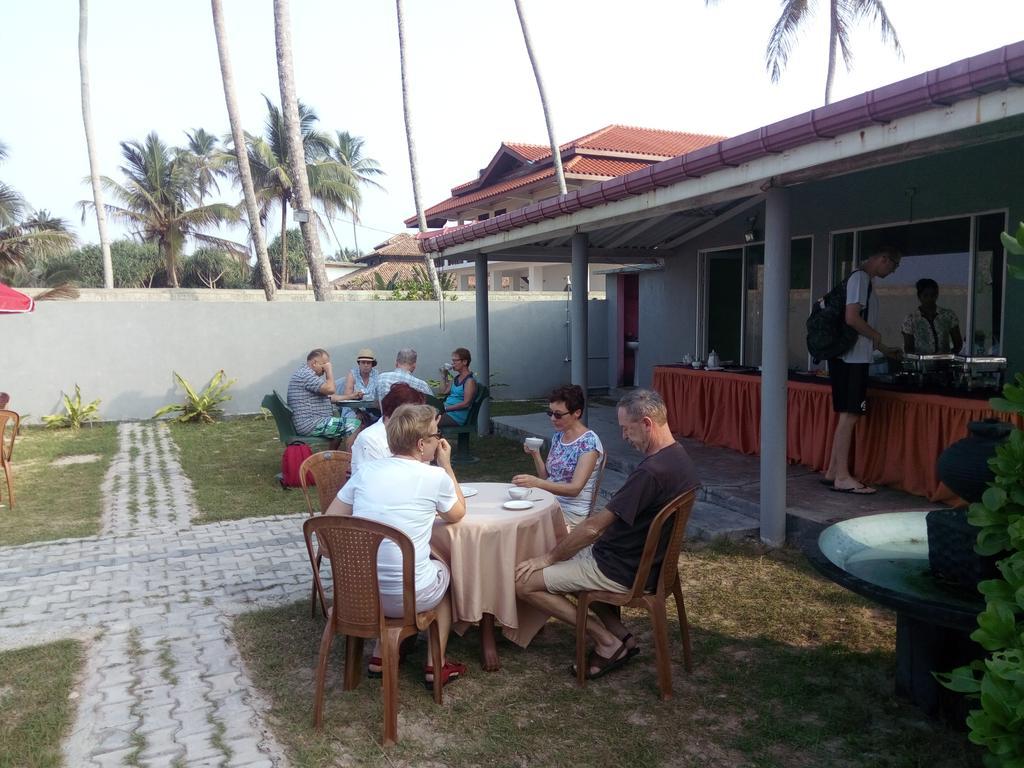 Rainbow Beach Hotel 希克杜沃 外观 照片